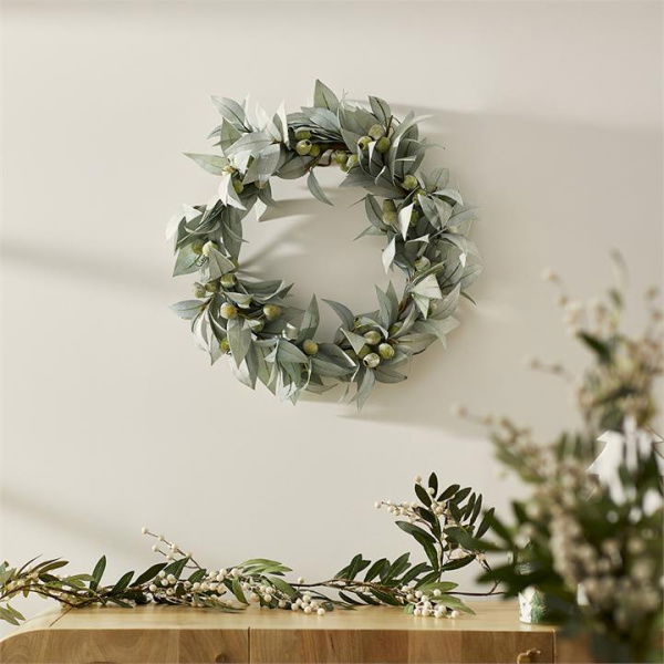 Adairs Silver Wreath Gum Nut Silver & Naturals Wreath