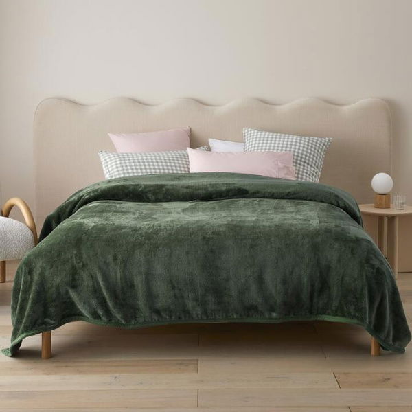 Adairs Ultrasoft Dark Green Blanket (Green Queen/King)