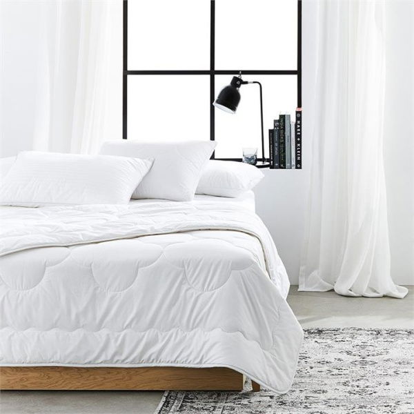 Adairs White Queen Downtime Australian Washable Wool Quilt