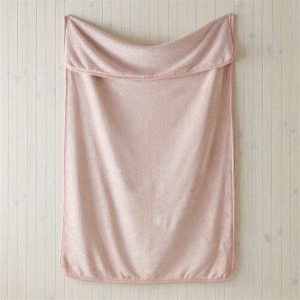 Sherpa Chalk Pink Throw (Pink Throw)