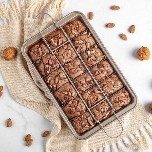 Brownie Pan with Non-Stick Dividers and Brownie Cutters, Make 18 Pre-Sliced ??Brownies at Once, Perfect Individual Brownie Baking Pan