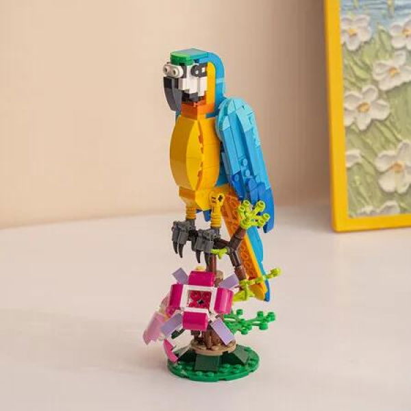 Creative Building Toy Creator Exotic Parrot Figures Kids Educational Craft Set Imaginative Play Collectible Learning Model Childrens Ages 7+
