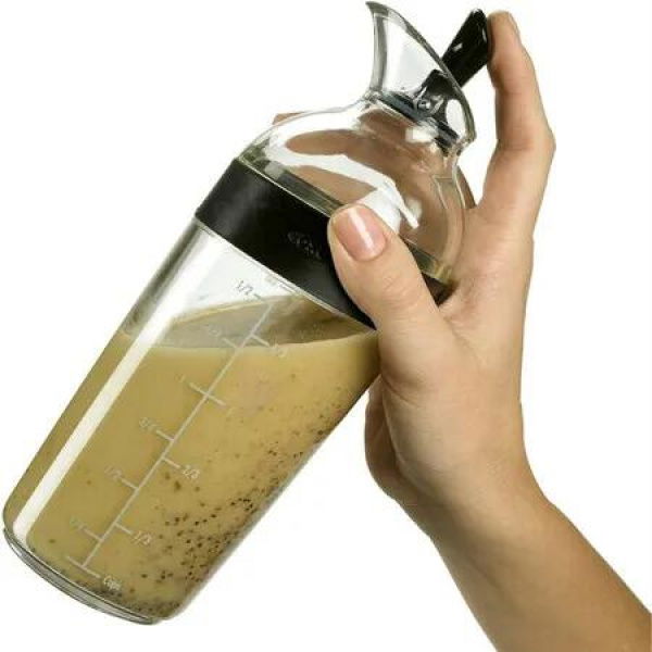 Easy-to-Use Salad Dressing Shaker