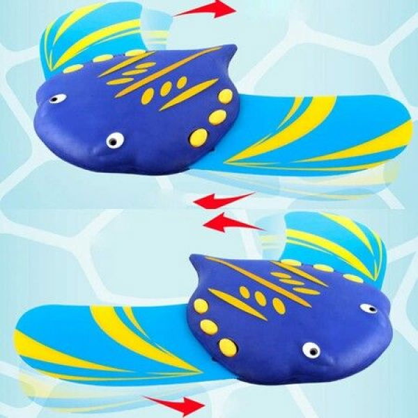 Paddling Toy Water Powered Manta Fish Spa Pool Swimming Play Cognition Float