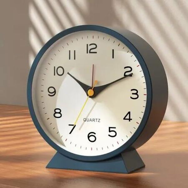 Small Retro Desk Clock Battery Operated, Slient Metal Table Clock with Light for Living Room Bedroom Decor (Blue)