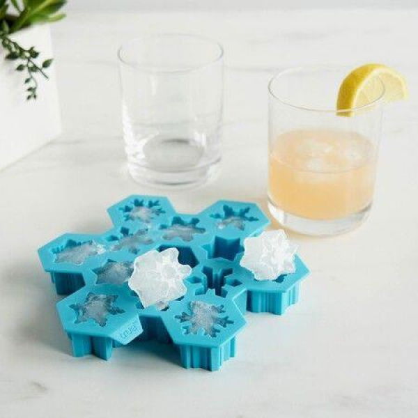 Snowflake SIlicone Ice Cube Tray Novelty Ice Mold Large Ice Cube Mold Makes 12 Ice Cubes Snow Ice Tray Blue