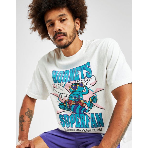 Mitchell & Ness Charlotte Hornets Superfan T-Shirt.