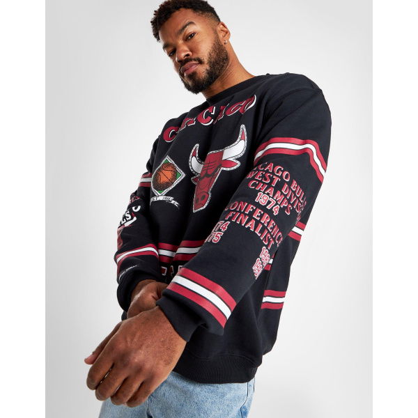 Mitchell & Ness Chicago Bulls Sweatshirt.