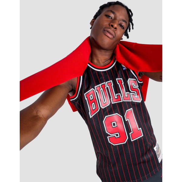 Mitchell & Ness Rodman Bulls Jersey.