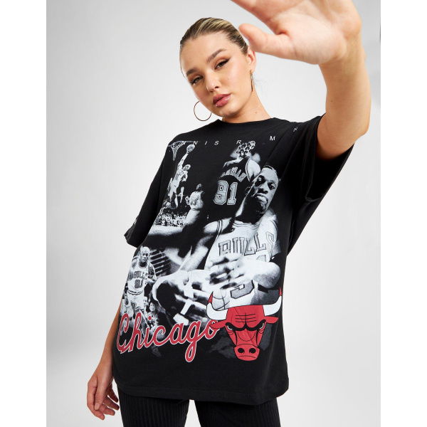 Mitchell & Ness Rodman Chicago Bulls T-Shirt.