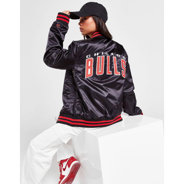 New Era NBA Chicago Bulls Satin Bomber Jacket