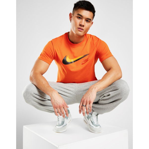 Nike Signature Swoosh T-shirt