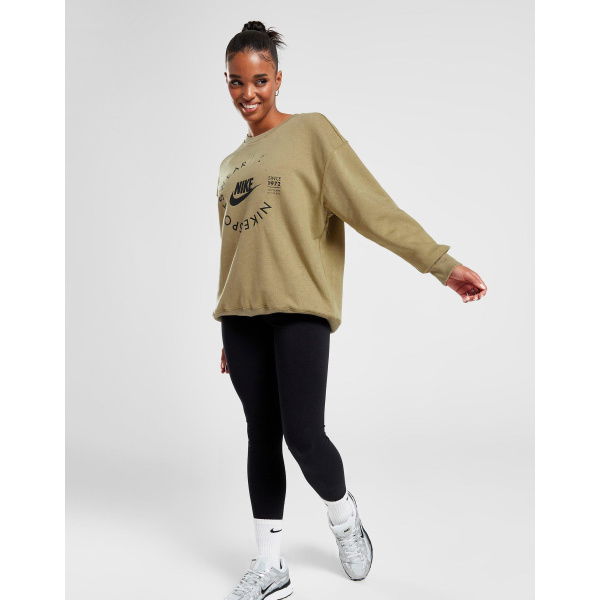 Nike Utility Graphic Crew Sweatshirt