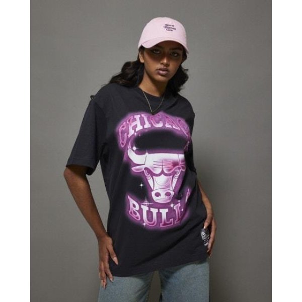 Mitchell & Ness Womens Chicago Bulls Airbrush T-shirt Black