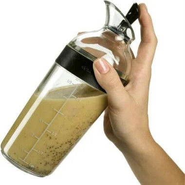 Easy-to-Use Salad Dressing Shaker