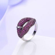 Detailed information about the product S925 Sterling Silver Stone Crested Fashion Lips Ring With Piercing