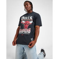 Detailed information about the product Mitchell & Ness Chicago Bulls T-Shirt