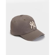 Detailed information about the product New Era Casual Classic NY Yankees Cap