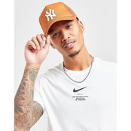 Detailed information about the product New Era MLB New York Yankees Trucker Cap