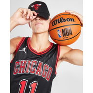 Detailed information about the product New Era NBA Chicago Bulls 9FORTY Trucker Cap