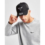Detailed information about the product New Era NBA Chicago Bulls Trucker Cap