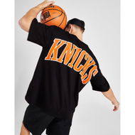 Detailed information about the product New Era NBA New York Knicks Logo Oversized T-Shirt