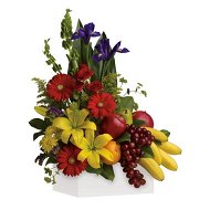 Detailed information about the product Fruit Dreams Basket Flowers