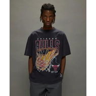 Detailed information about the product Mitchell & Ness Chicago Bulls Fire Tee Faded Black